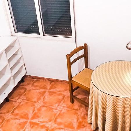 Room In Malaga Center, Homestay "Window To Road" - Habitacion En Apartamento, Ventana A La Careterra! Exterior foto